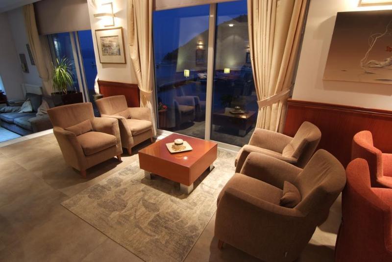 Minoa Hotel Tolón Esterno foto